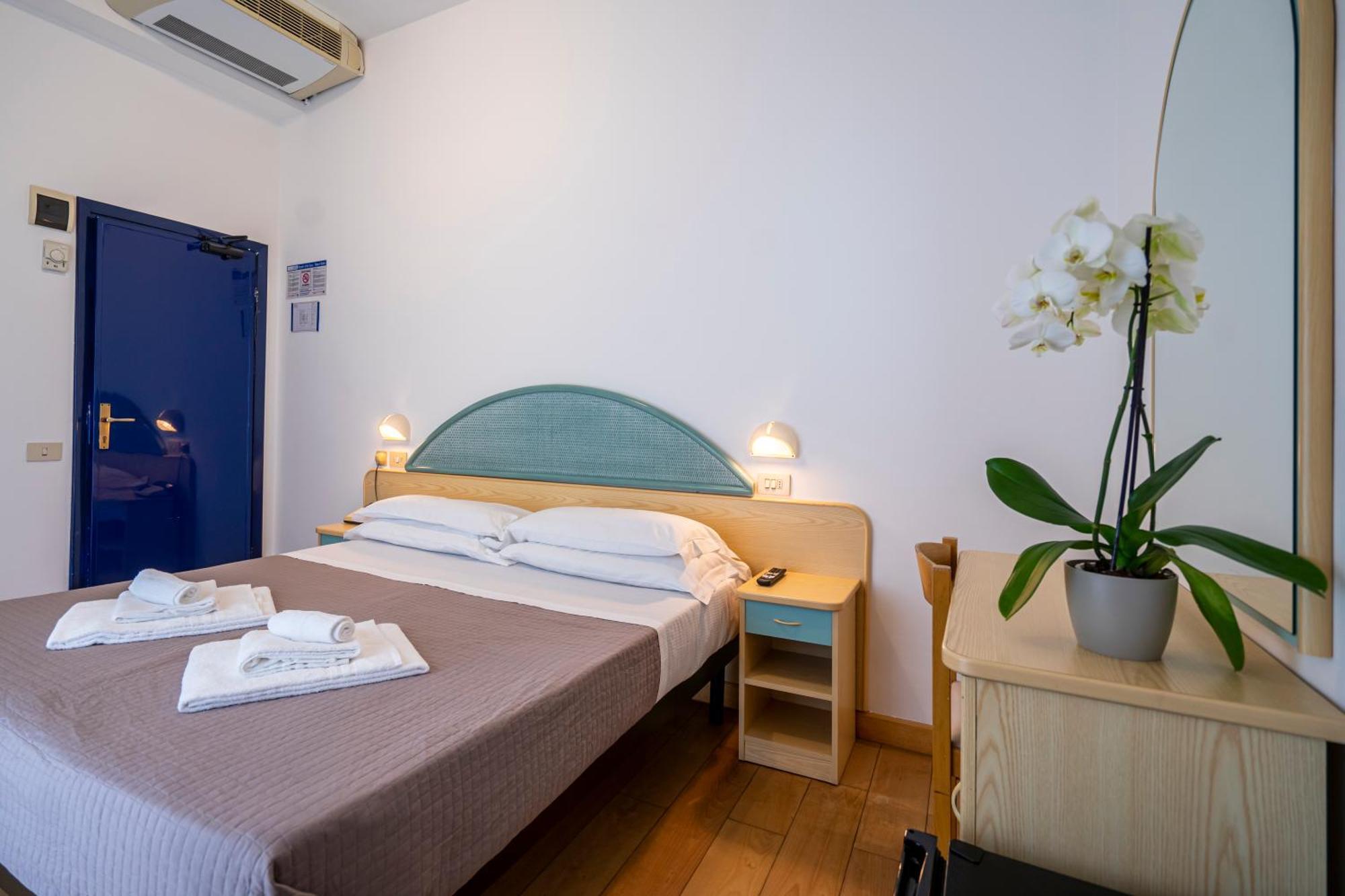 Hotel Bianca Vela Римини Стая снимка